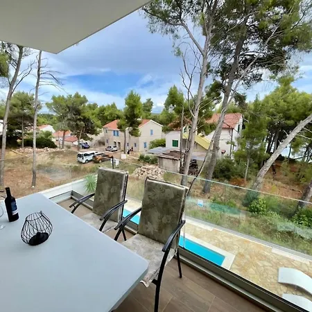 Sunshine, Sea View & Beach! *