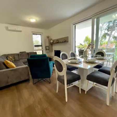 Sunshine, Sea View & Beach! 아파트 *