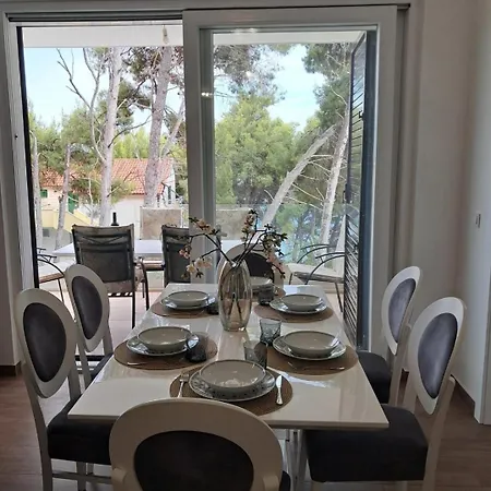 Sunshine, Sea View & Beach! 아파트 이반 돌라츠