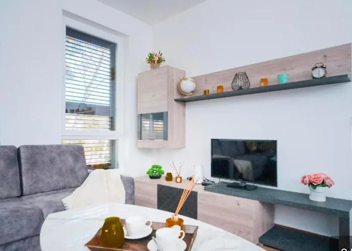 Sunshine, Sea View & Beach! *