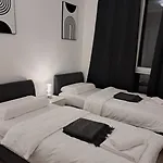 Sunshine, Sea View & Beach! Апартаменты