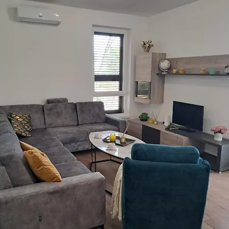 Appartement Sunshine, Sea View & Beach! *